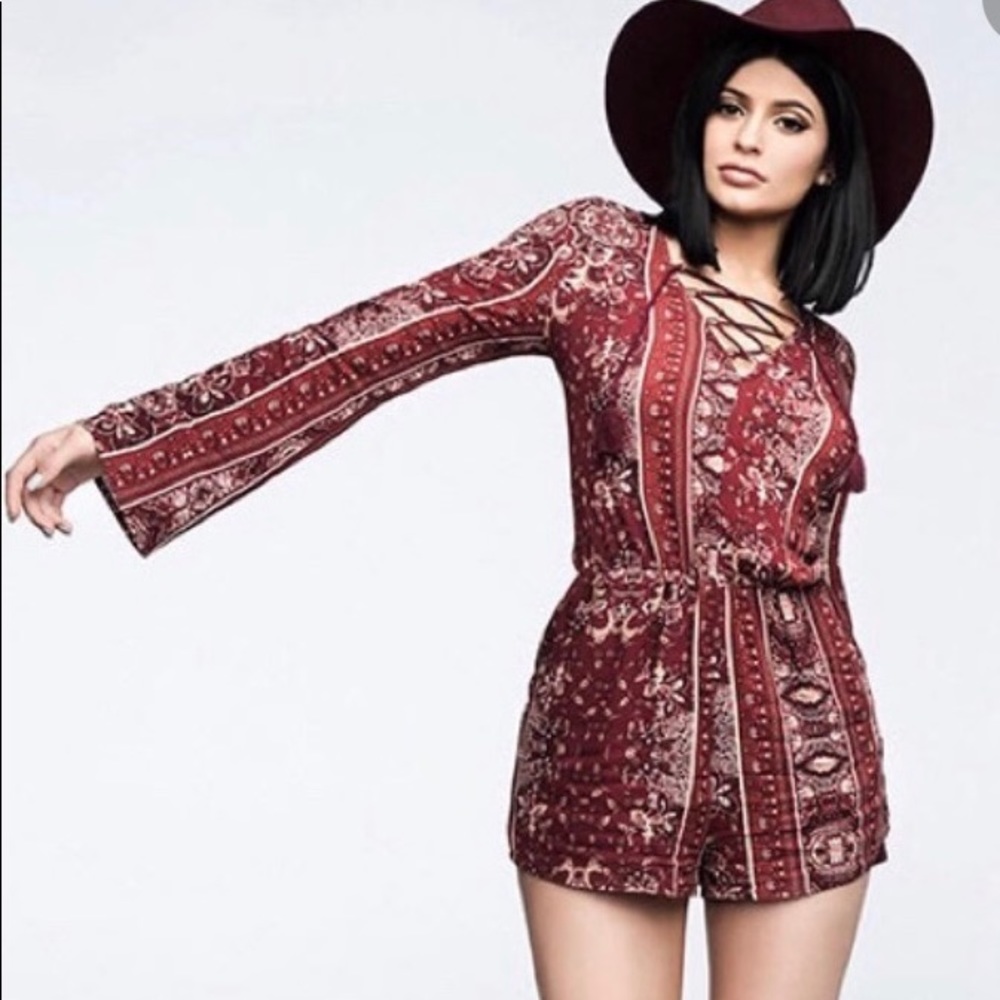 Kendall & Kylie Romper Jumpsuit size Medium